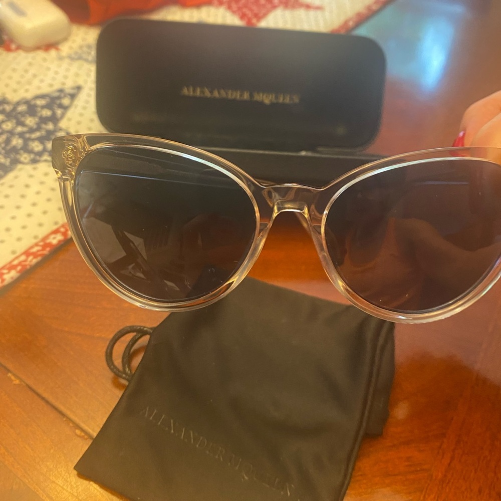 Alexander McQueen Iconic sunnies